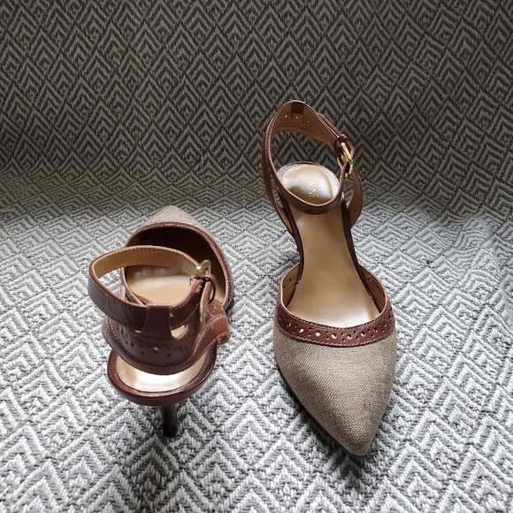 Nine West Ankle Strap Leather Heel - Picture 5 of 11